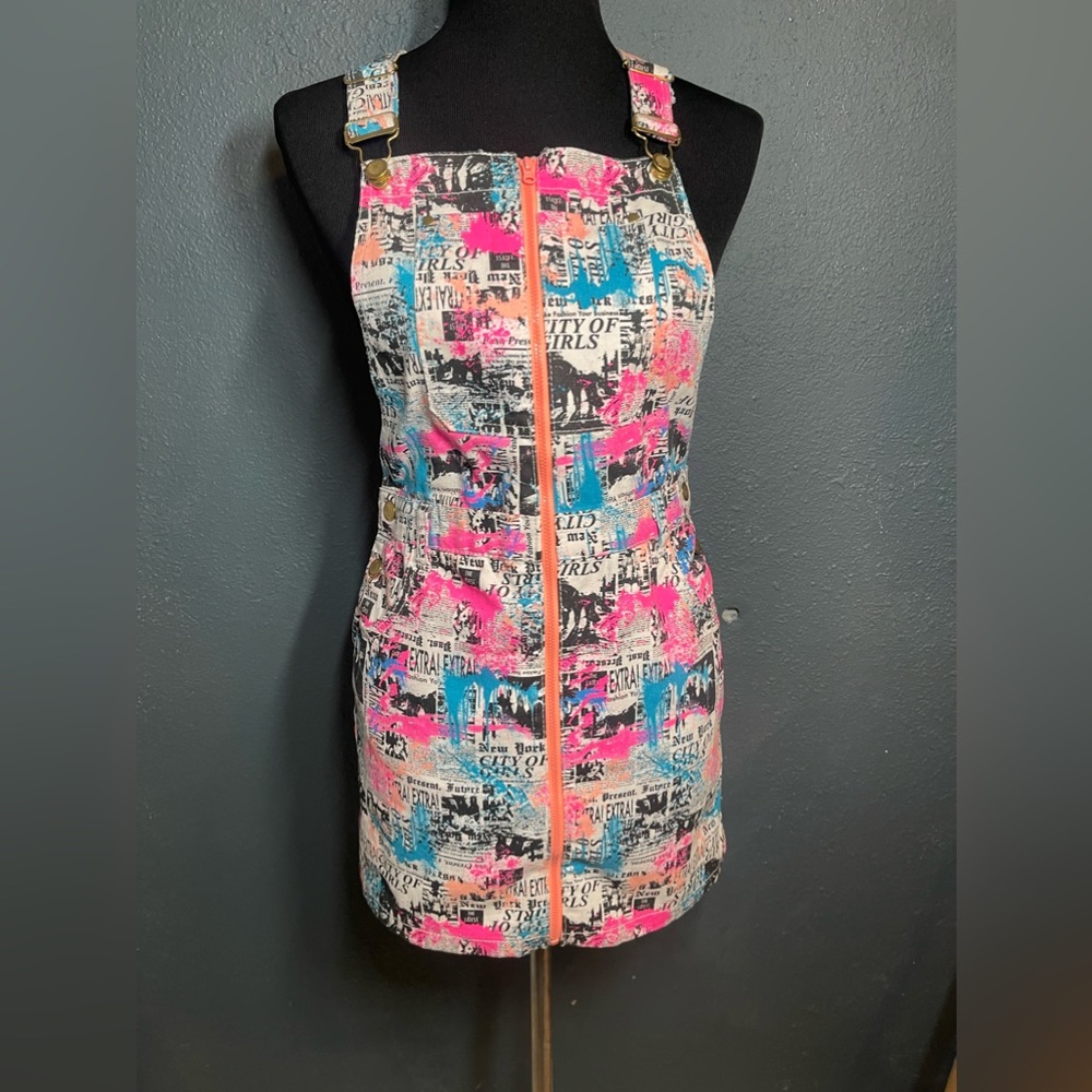 Girls dress overall size 14/16 not new but great conditions newspaper printing